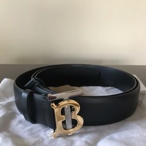 Burberry Men's TB Plaque smooth Leather Belt 46/